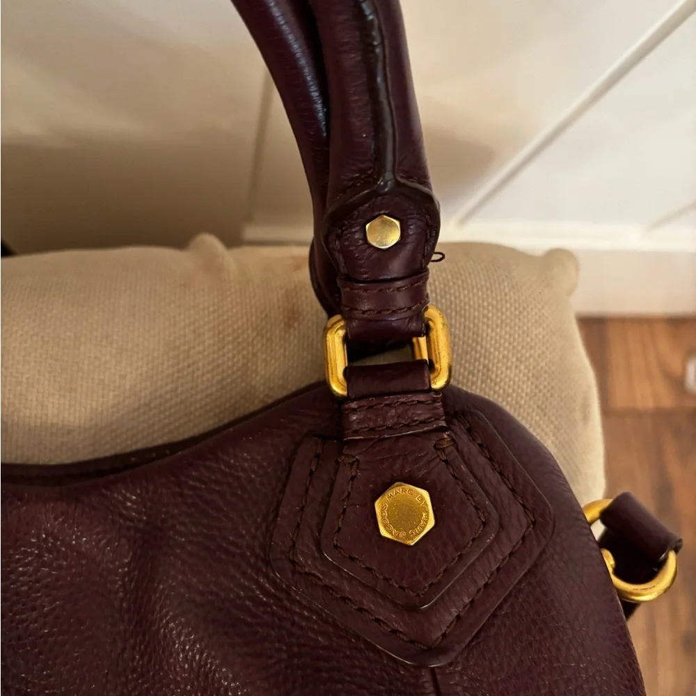 Marc by Marc Jacobs Classic
 Burgundy LeatherTote Bag - Picture 5 of 10